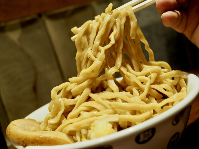 ラーメン 雷 東京本丸店的實拍高清圖