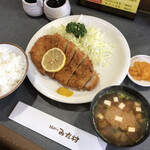 とんかつみた村的实拍图