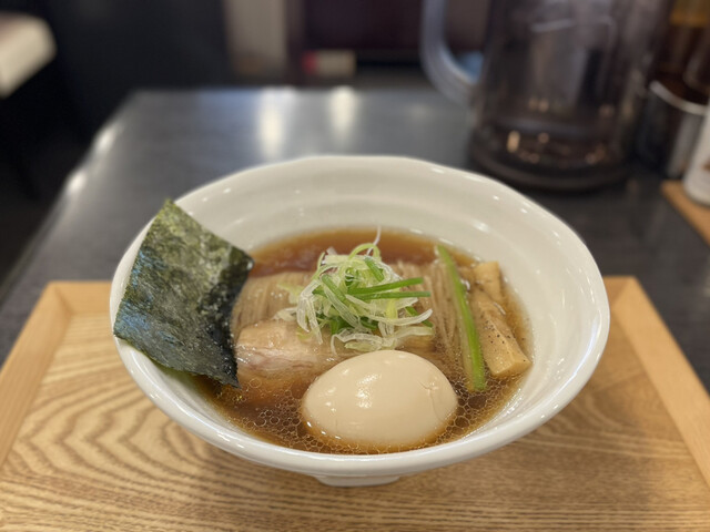 サッポロ ラーメン ハチ的实拍高清图