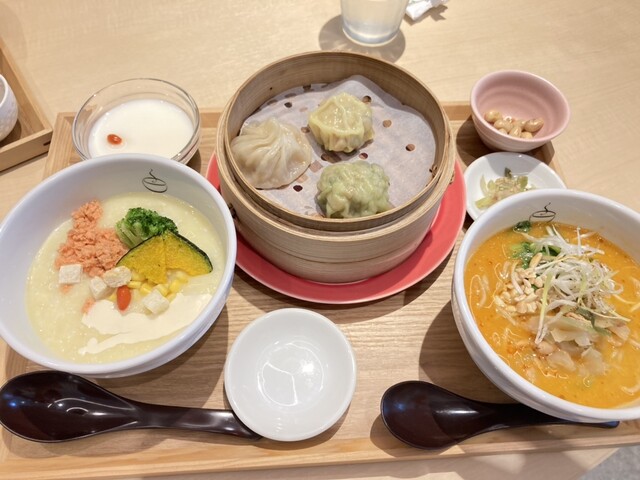 おかゆと麺 粥餐庁 グランフロント大阪店的实拍高清图