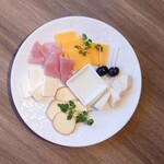 recommendations for UMEDAHOLIC HOTEL cafe & bar