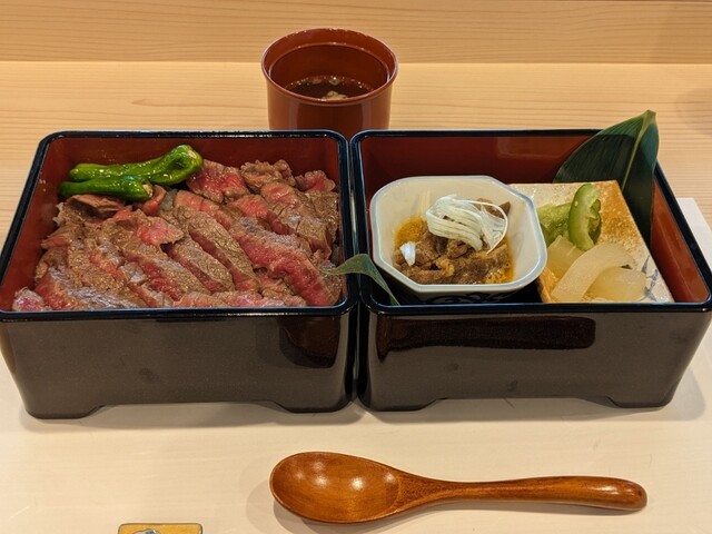 肉と庭 まつを的实拍高清图