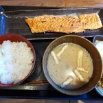 炭火焼干物定食 しんぱち食堂 エミオ田無店的實拍圖