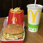 マクドナルド 池袋東口店的實拍圖