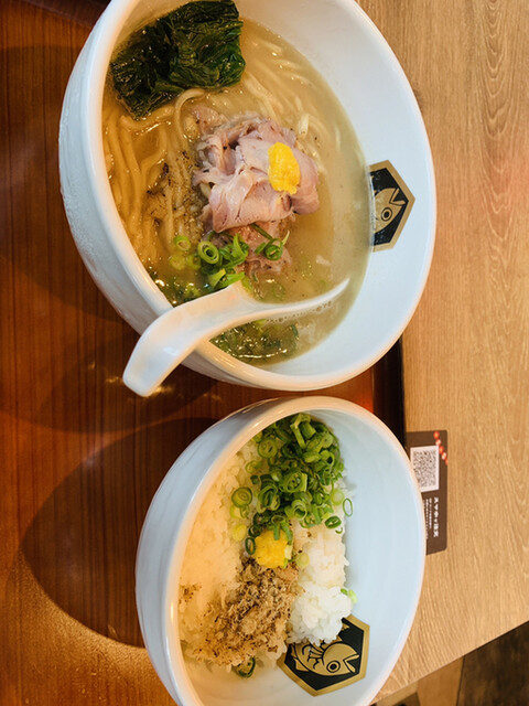 真鯛らーめん 麺魚 秋葉原UDX秋葉原拉麺劇場店的实拍高清图