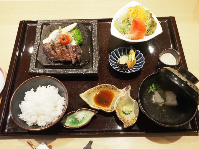炭火ステーキ坂井 京都三条的实拍高清图