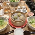 おかゆと麺 粥餐庁 グランフロント大阪店的实拍图
