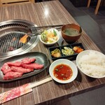 焼肉・しゃぶしゃぶ 肉の鶴々亭的实拍图