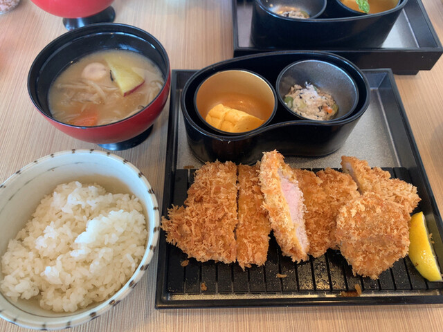 とんかつKYK 阪急32番街店的实拍高清图