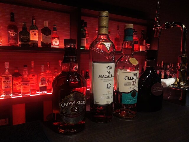 BAR ライオン的實拍高清圖