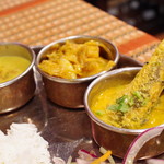 ベンガル料理プージャー的实拍图