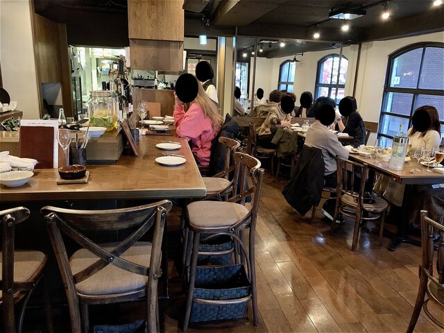 オストレア oysterbar&restaurant 新宿三丁目店的實拍高清圖