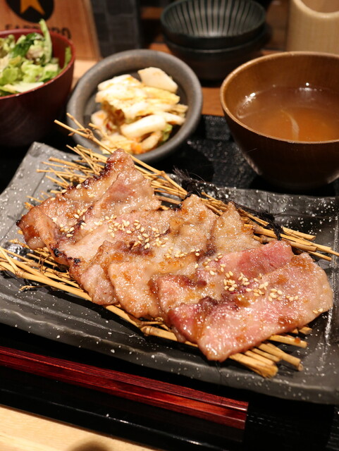 焼肉 BASE 架的实拍高清图