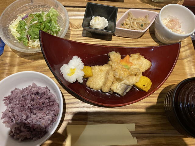 梅田 阪急三番街 リバーカフェ的实拍高清图