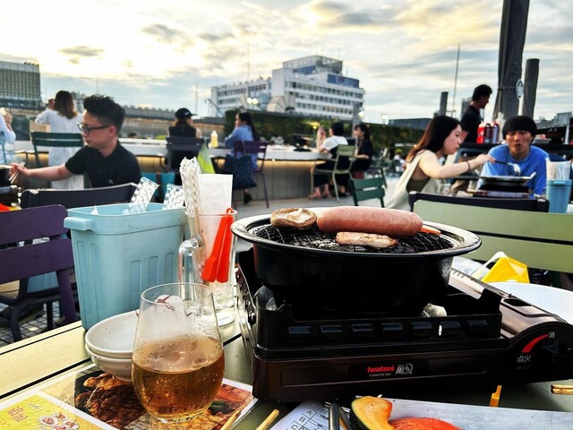 食と緑の空中庭園的实拍高清图
