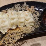 鶏部長と豚課長的实拍图
