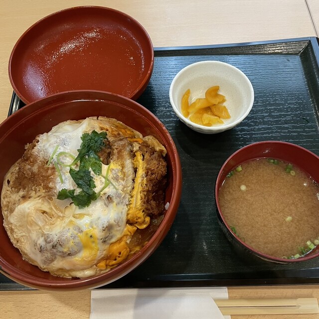 とんかつ伊勢  新宿野村ビル店的實拍高清圖
