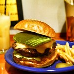 バーガーショップホットボックス的实拍图