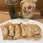 餃子とお酒の店屋 全包的實拍圖