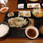 まる家食堂的实拍图