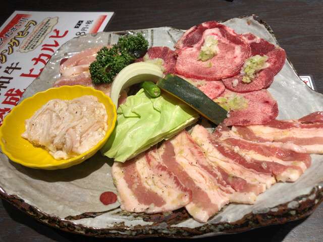 焼肉菜包・朴然 昭和店的实拍高清图
