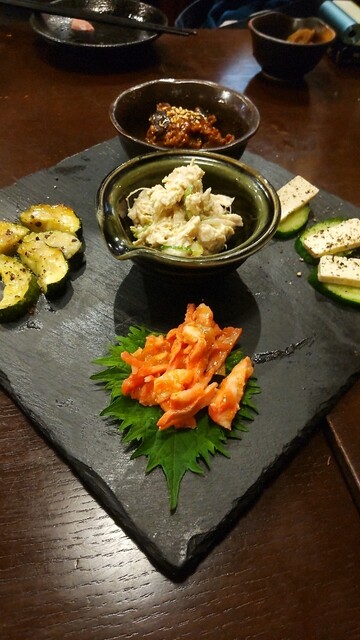 炭火肉酒場肉まる的实拍高清图
