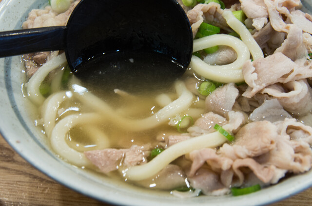 自家製さぬきうどんと肉 甚三 大門店的實拍高清圖