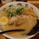 ラーメンの王道 北浜商店 金堀店的实拍图