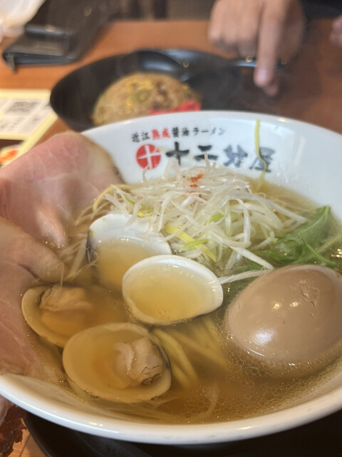 熟成醤油らーめん 十二分屋 城陽店的实拍高清图