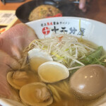 熟成醤油らーめん 十二分屋 城陽店的实拍图