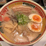 九州じゃんがららあめん 銀座店的实拍图