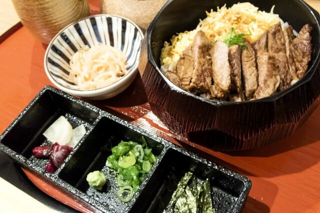 肉まぶし専門店 稀的实拍高清图