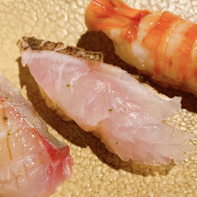 鮨 水魚的實拍高清圖