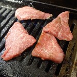 黒毛和牛とタンとハラミ 焼肉ごりちゃん 心斎橋店的實拍圖