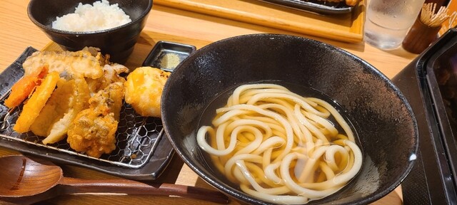 本町製麺所 天 ルクア大阪店的实拍高清图