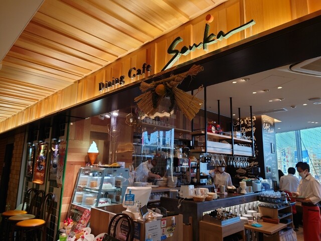ダイニングカフェSenka 福岡空港店的实拍高清图