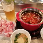回転火鍋 なべ丸 上野本店的實拍圖