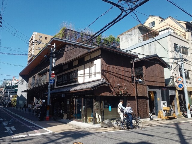 ブルーボトルコーヒー 京都六角カフェ的实拍高清图