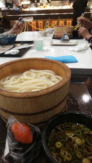 丸亀製麺 イオンモールKYOTO店的实拍高清图